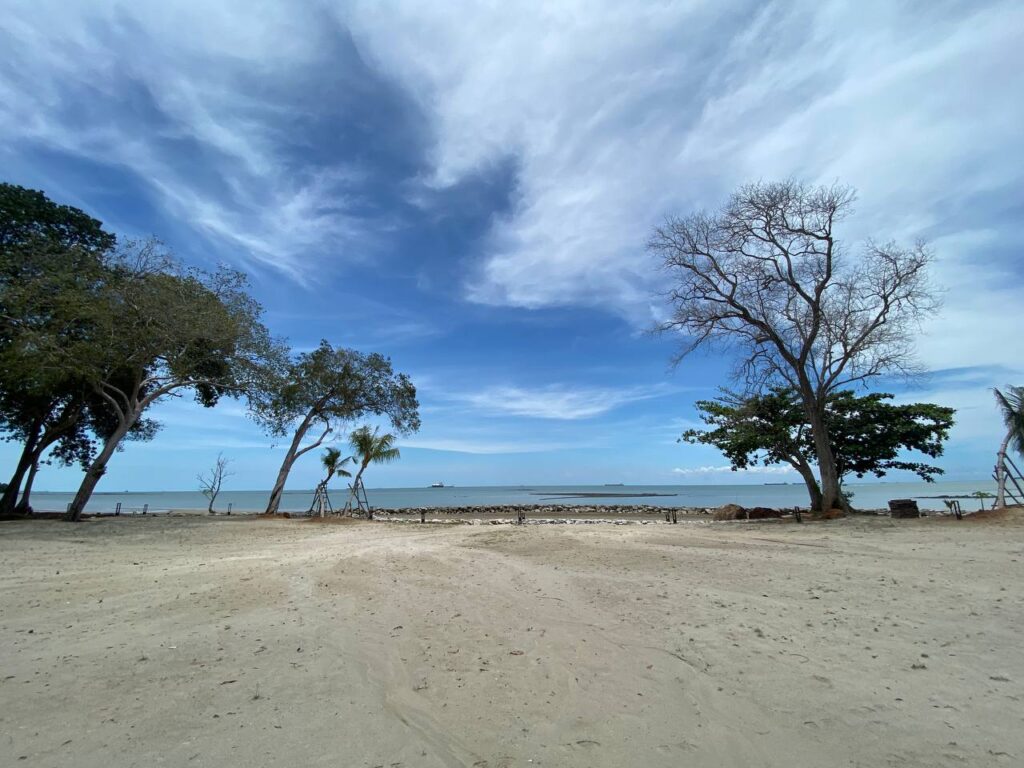 Solesor Kampong Beach Resort di Port Dickson Ini Buat Anda Bagai di Luar Negara !