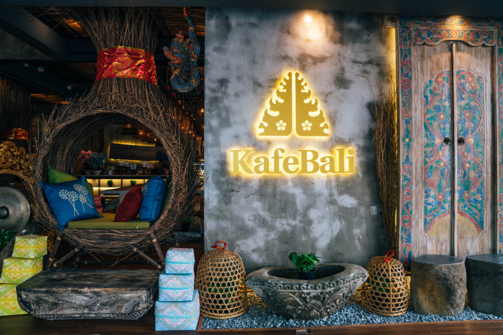 Restoran Bertemakan Bali di Puchong, Selangor ! KafeBali